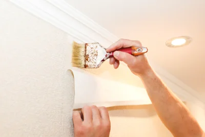 Pose de papier peint à Naillat — revêtements muraux et toiles de verre